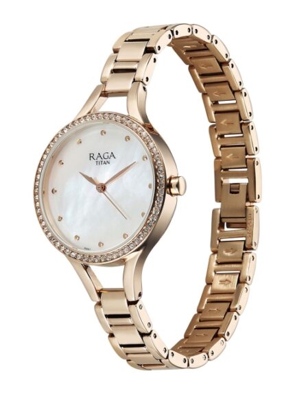 Titan Raga Raga Showstopper Women Dial & Bracelet Style Analogue Watch 95275WM01