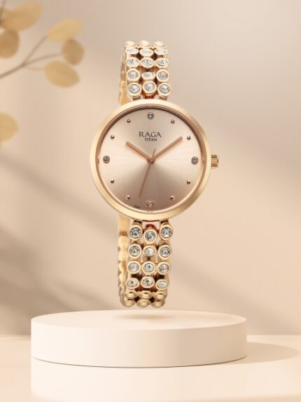Titan Raga Show Stopper Women Embellished Dial Bracelet Analogue Watch 95262WM01