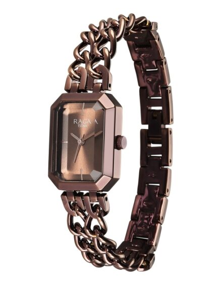 Titan Raga Showstopper Women Dial & Bracelet Style Straps Analogue Watch 95283QM01