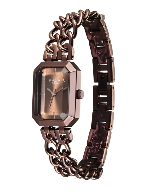 Titan Raga Showstopper Women Dial & Bracelet Style Straps Analogue Watch 95283QM01